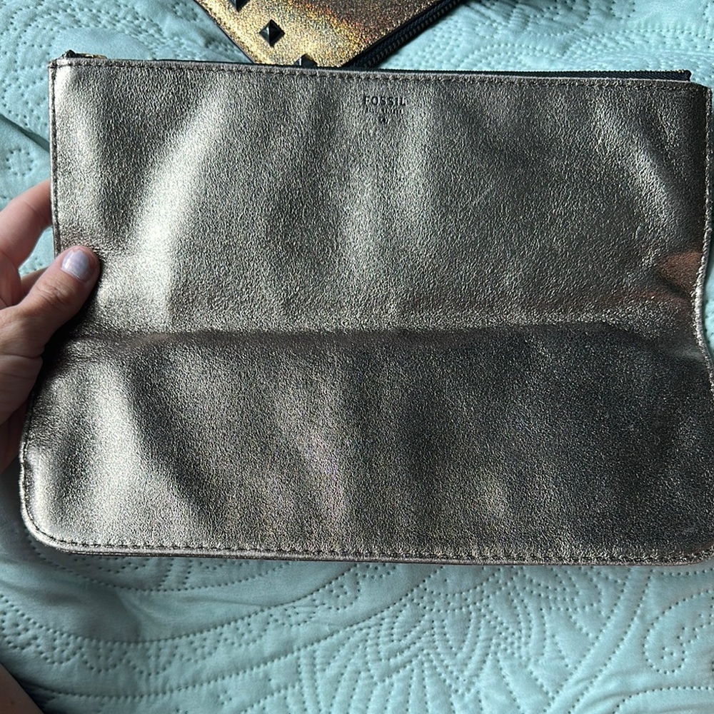 Fossil clutch